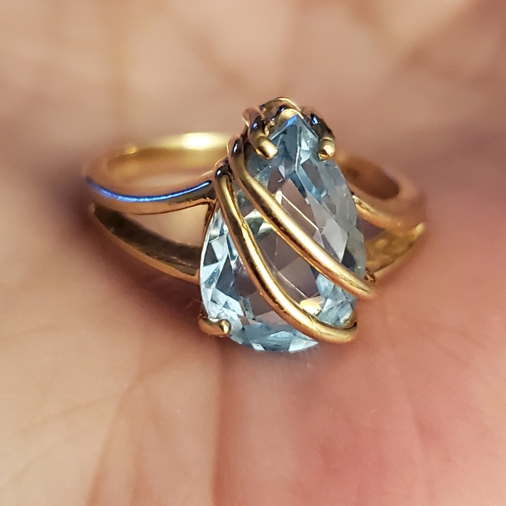 Blue topaz 14k yg ring - Picture 2 of 8